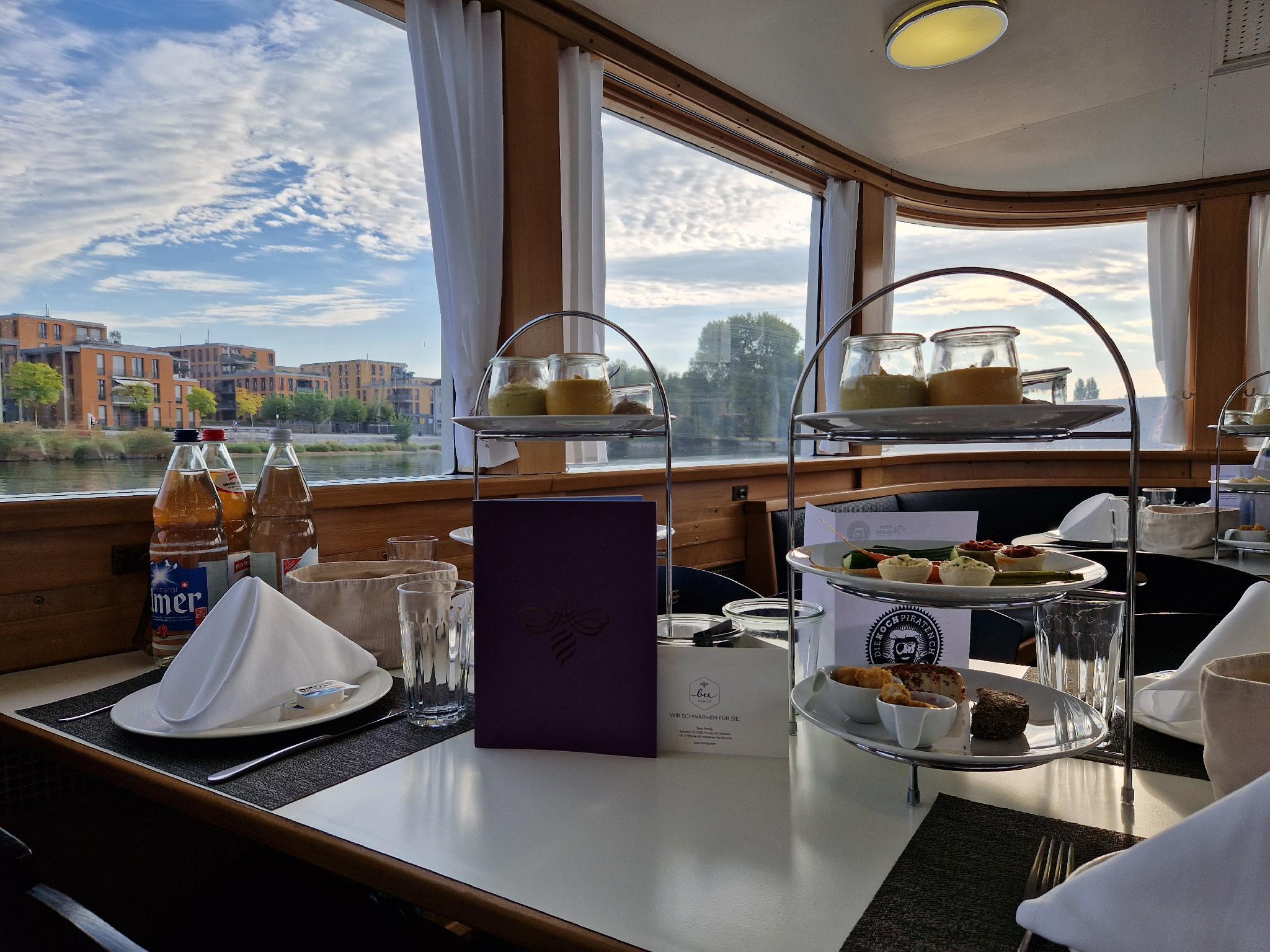 Veganes Brunch-Schiff